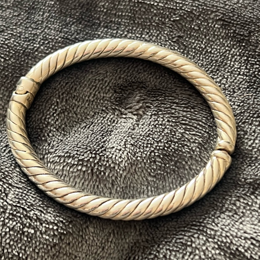 Sterling Silver Bangle swirl bracelet made in Thailand